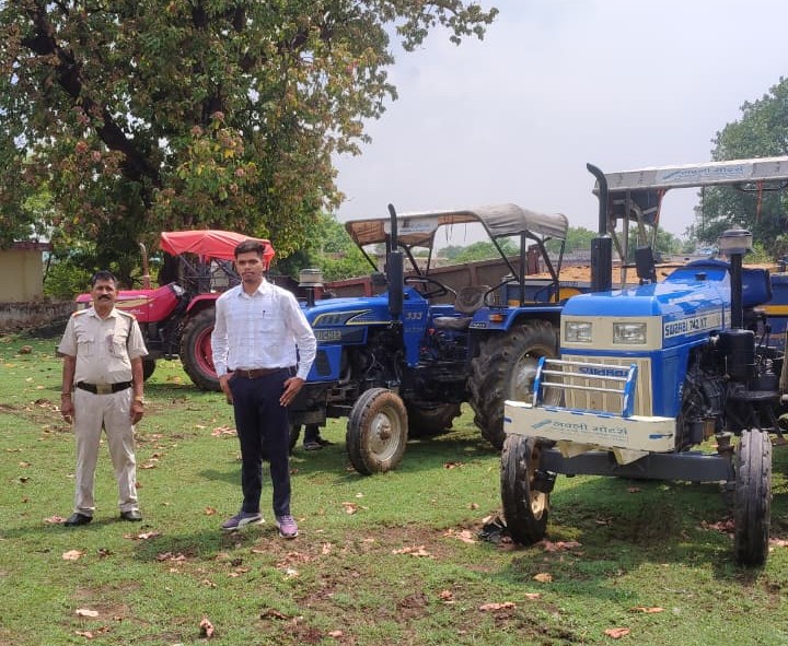 अवैध रेत व गिट्टी परिवहन पर खनिज विभाग की बड़ी कार्रवाई, 5 ट्रैक्टर किए जब्त