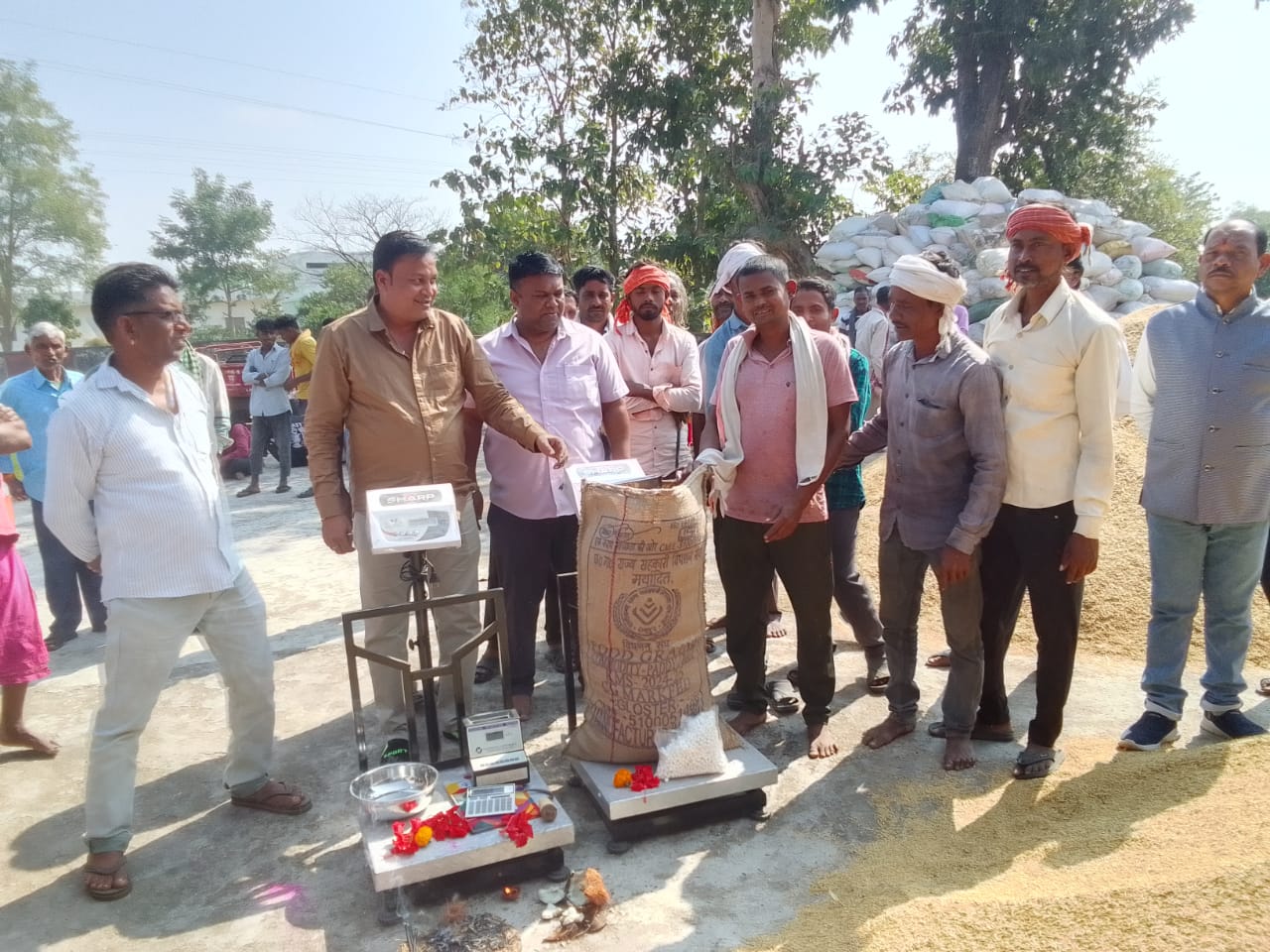 धान खरीदी केन्द्रों के बेहतर व्यवस्था से वनांचल के कृषक हुए प्रसन्नचित 

