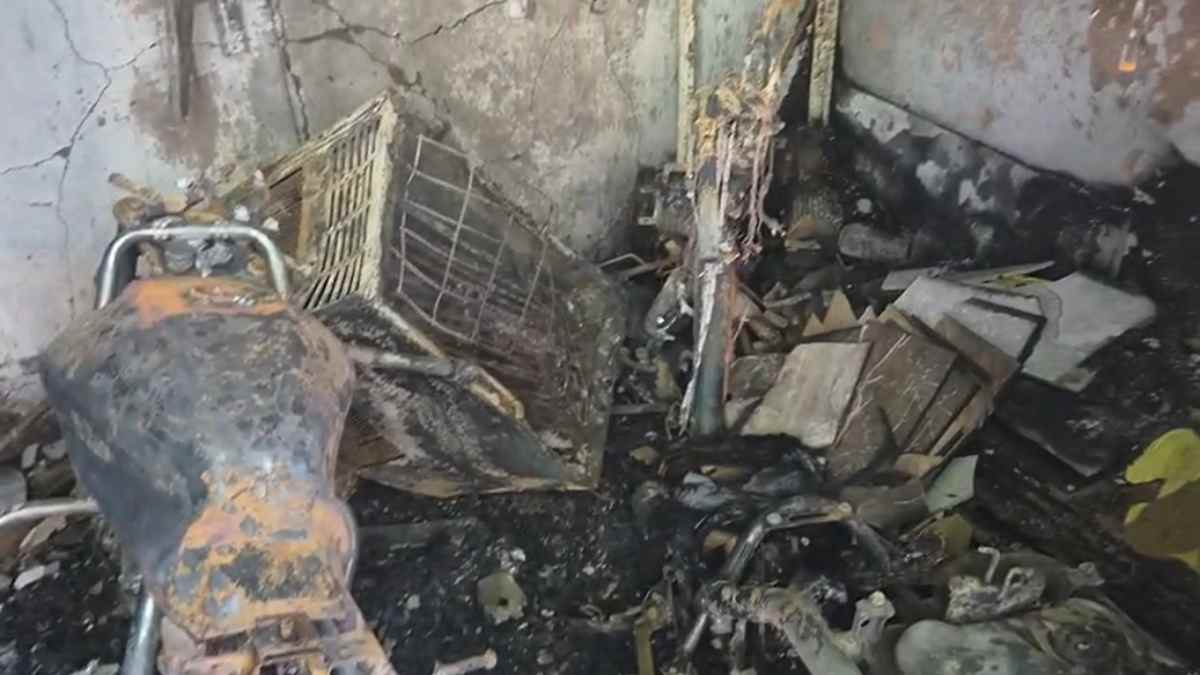 रायगढ़ में AC ब्लास्ट से मचा मौत का तांडव: घर में लगी भीषण आग, पिता की मौत; बेटा गंभीर