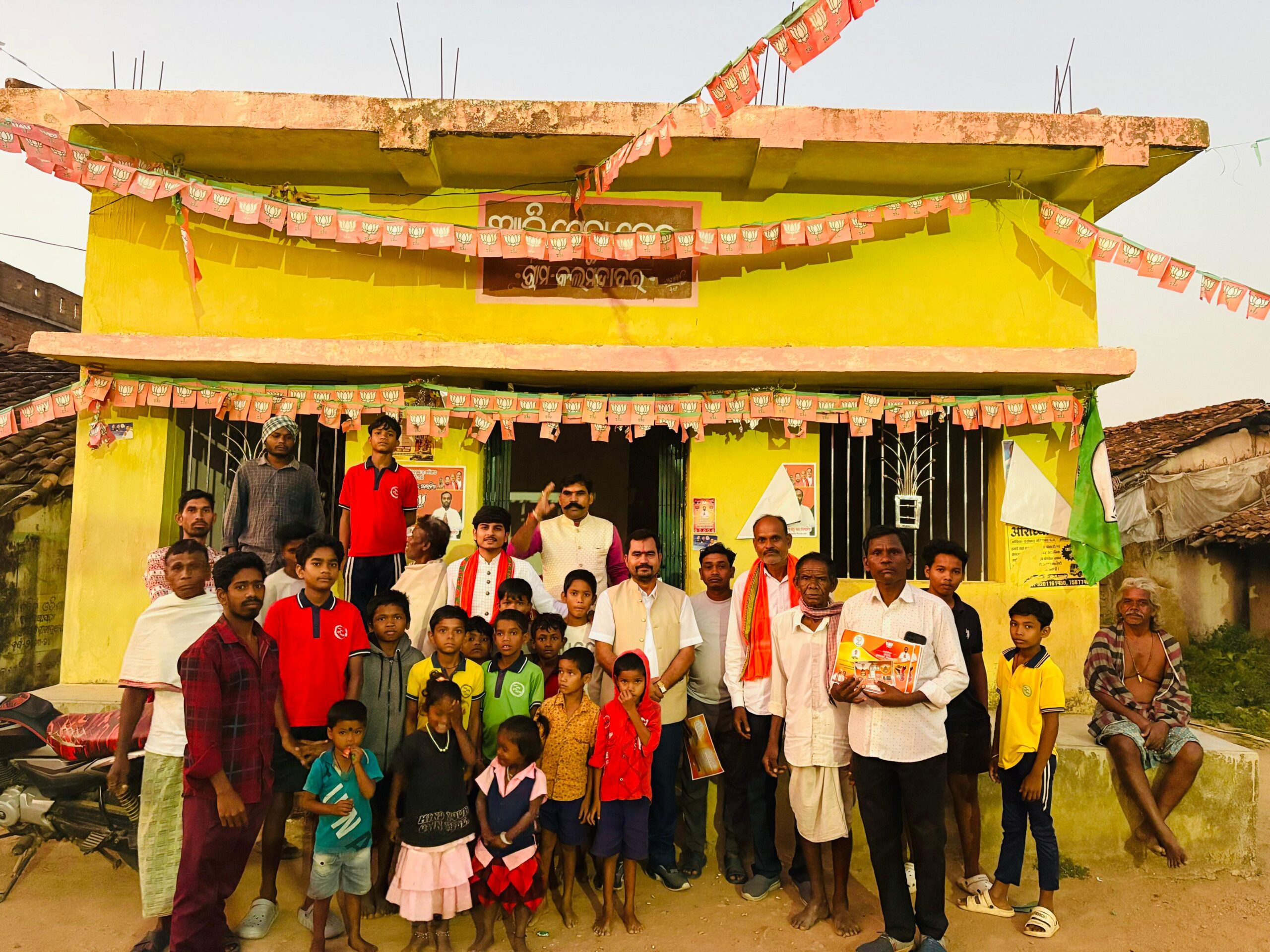 युवा मोर्चा के नेता सुजल कोठारी ने नुआपाड़ा (ओडिशा) उपचुनाव में जय ढोलकिया के समर्थन में किया धुआंधार प्रचार