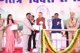 पुलिस विभाग अंतर्गत उत्कृष्ट कार्य करने वाले अधिकारी-कर्मचारी,निरीक्षक हुए सम्मानित…