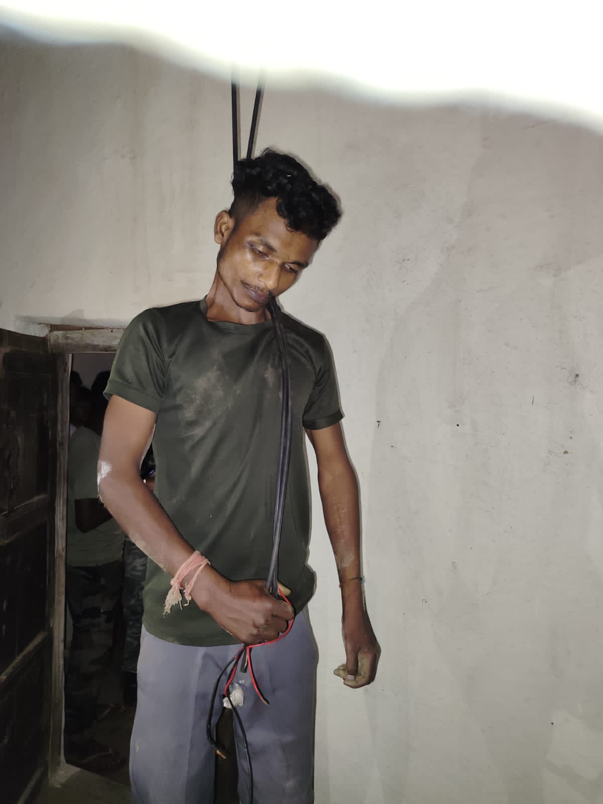 युवक ने फांसी लगाकर दी जान मर्ग कायम कर जांच में जुटी पुलिस 