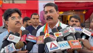 पूर्व मंत्री जयसिंह के जन्मदिन के पोस्टर से पूर्व सीएम भूपेश गायब, भाजपा बोली- कांग्रेस में गुटबाजी