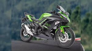 Kawasaki Ninja 300 खरीदने का शानदार मौका, मिल रहा हजारों रुपये का डिस्काउंट