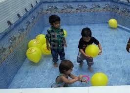 निजी प्ले-स्कूलों को लेकर प्रशासन सख्त,थमाया नोटिस, मचा हड़कंप