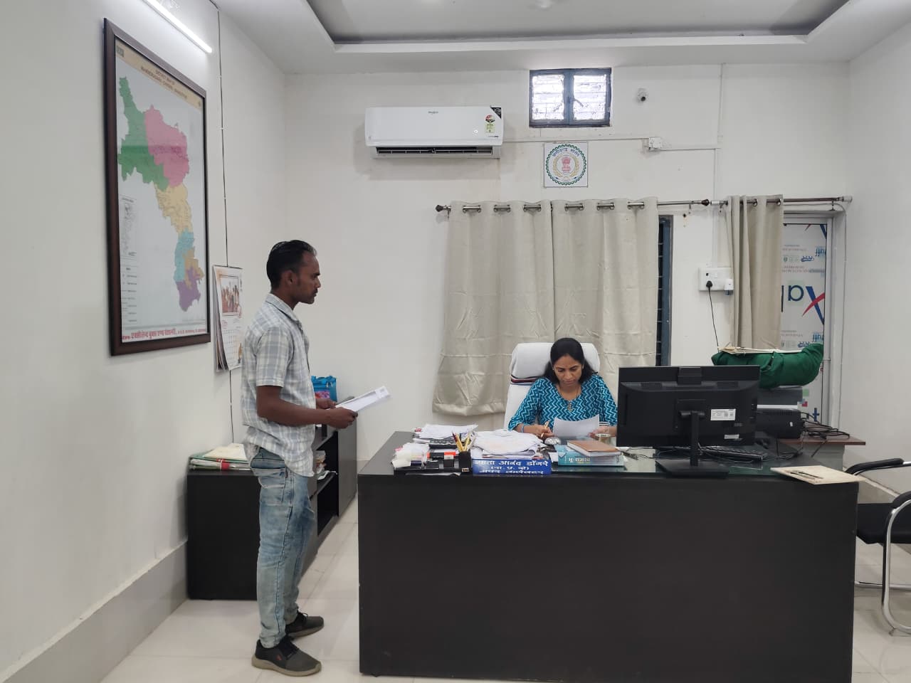 जनदर्शन बना जन विश्वास का मंच, 37 आवेदनों पर हुई सुनवाई अपर कलेक्टर नम्रता डोंगरे ने दिए त्वरित निराकरण के निर्देश