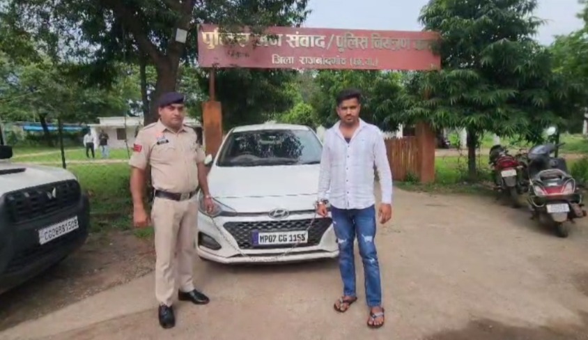 
राजनांदगांव : रेत माफिया द्वारा ग्रामीणों पर चलाए गए गोलीकांड मामले में शामिल रेत तस्कर गिरफ्तार