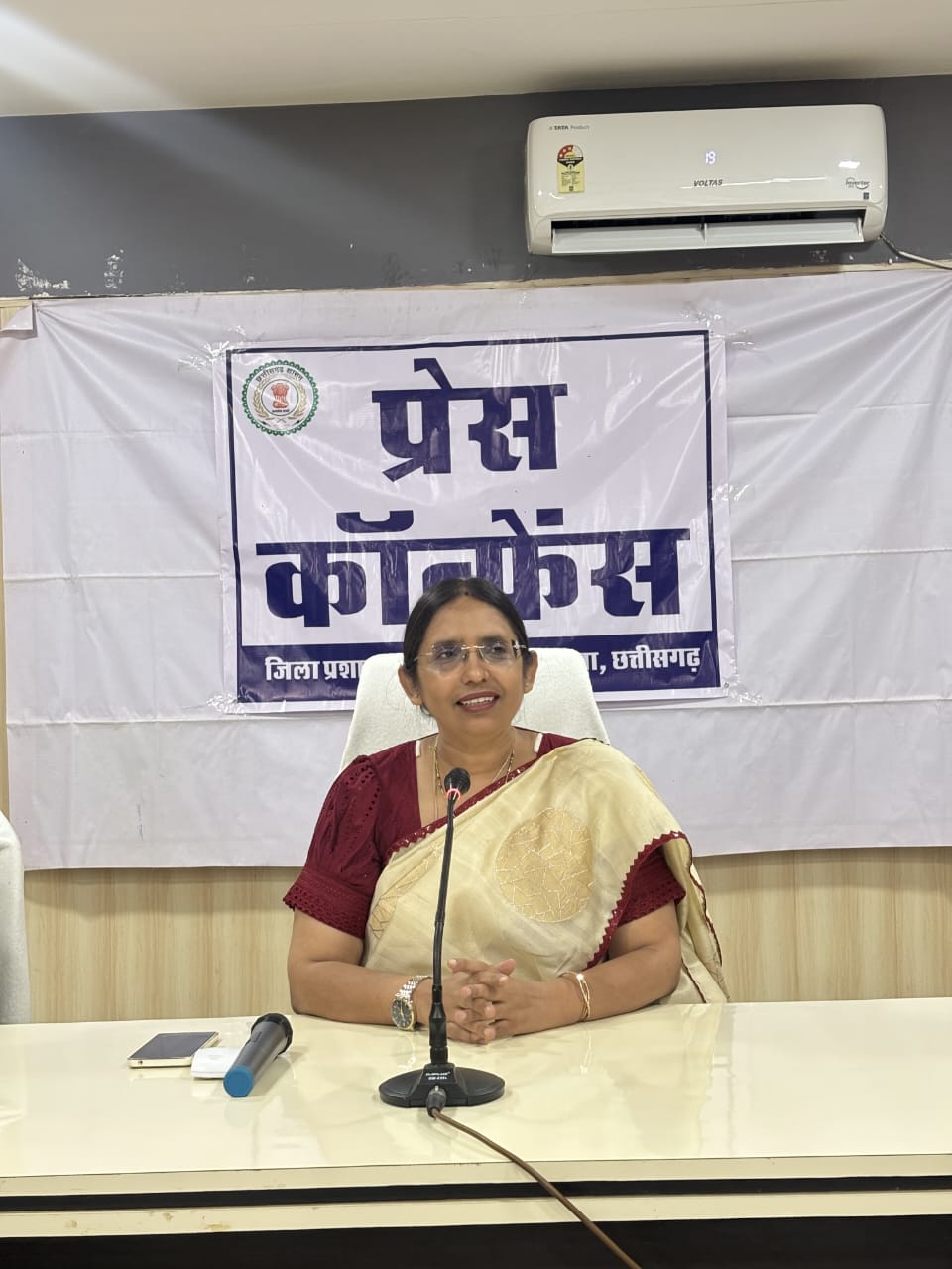 लोकतंत्र में मीडिया की बड़ी भूमिका, प्रशासन और जनता के बीच सेतु- कलेक्टर रोक्तिमा यादव