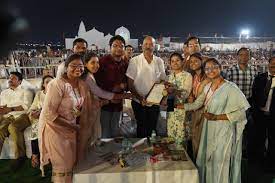 रक्तवीर का बना विश्व रिकॉर्ड: डॉ.प्रियंका की टीम को किया गया सम्मानित