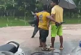 युवक की पत्नी को करता था छेड़छाड़, दे दना दन जमकर हुई धुनाई 