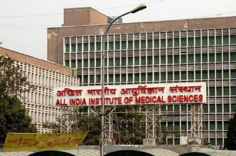 AIIMS अस्पताल की बड़ी लापरवाही, दवा और खाने-पीने की वस्तुओं के लिए भटक रहे घायलों के परिजन