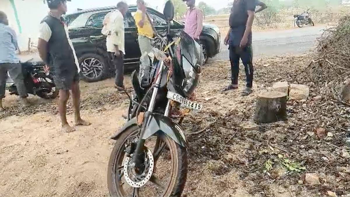 बालोद में भीषण सड़क हादसा, कार-बाइक की टक्कर में 3 युवकों की मौके पर मौत