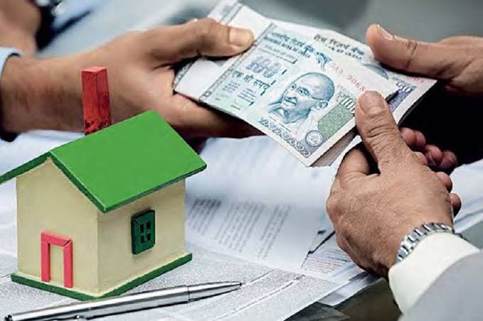 अपेक्स बैंक के कर्मचारियों ने किया पैसों में गड़बड़ी..