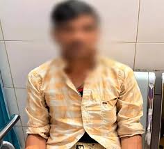 झोलाछाप डॉक्टर का कारनामा उजागर: युवक के लिंग में पहना दिया लोहे का छल्ला, अब लिंग काटने की नौबत आई