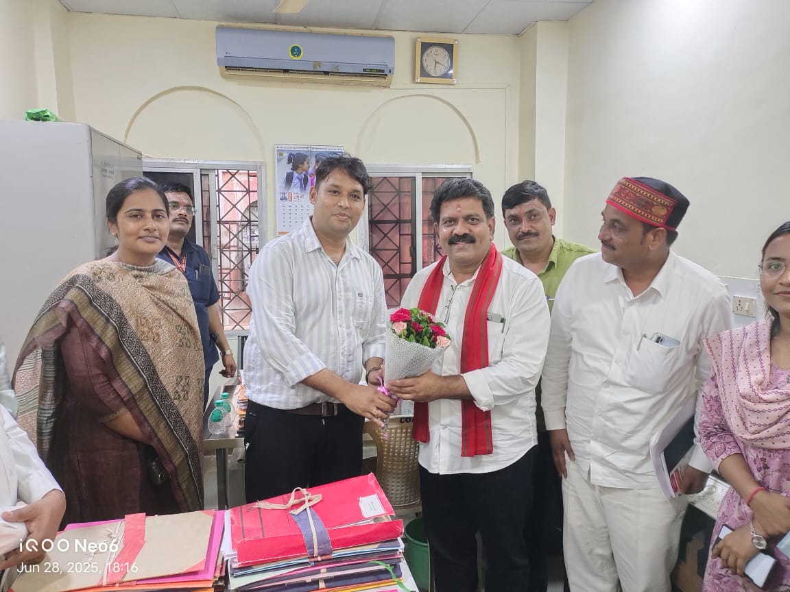 राजस्व कनिष्ठ प्रशासनिक सेवा संघ ने उपमुख्यमंत्री से सौजन्य भेंट कर अपनी समस्याओं से अवगत कराया

