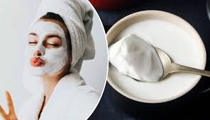 दही के ये 5 फेस पैक लौटाएंगे चेहरे का निखार 