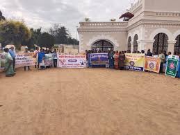 स्वामी विवेकानंद की 164वीं जयंती : एनएसएस के 330 स्वयंसेवकों ने माँ दंतेश्वरी प्रांगण से फूंका सामाजिक परिवर्तन का शंखनाद