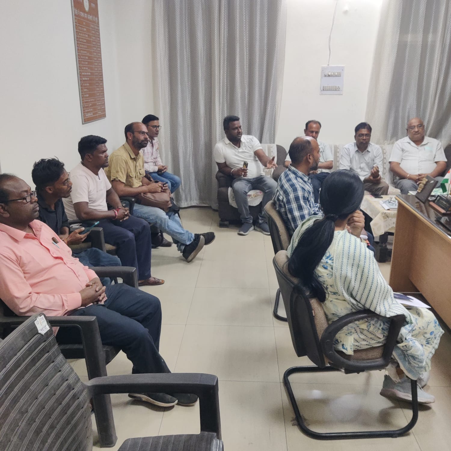 कलेक्टर के निर्देश पर अपर कलेक्टर ने गैस एजेंसी संचालकों की समीक्षा बैठक लेकर दिए आवश्यक निर्देश