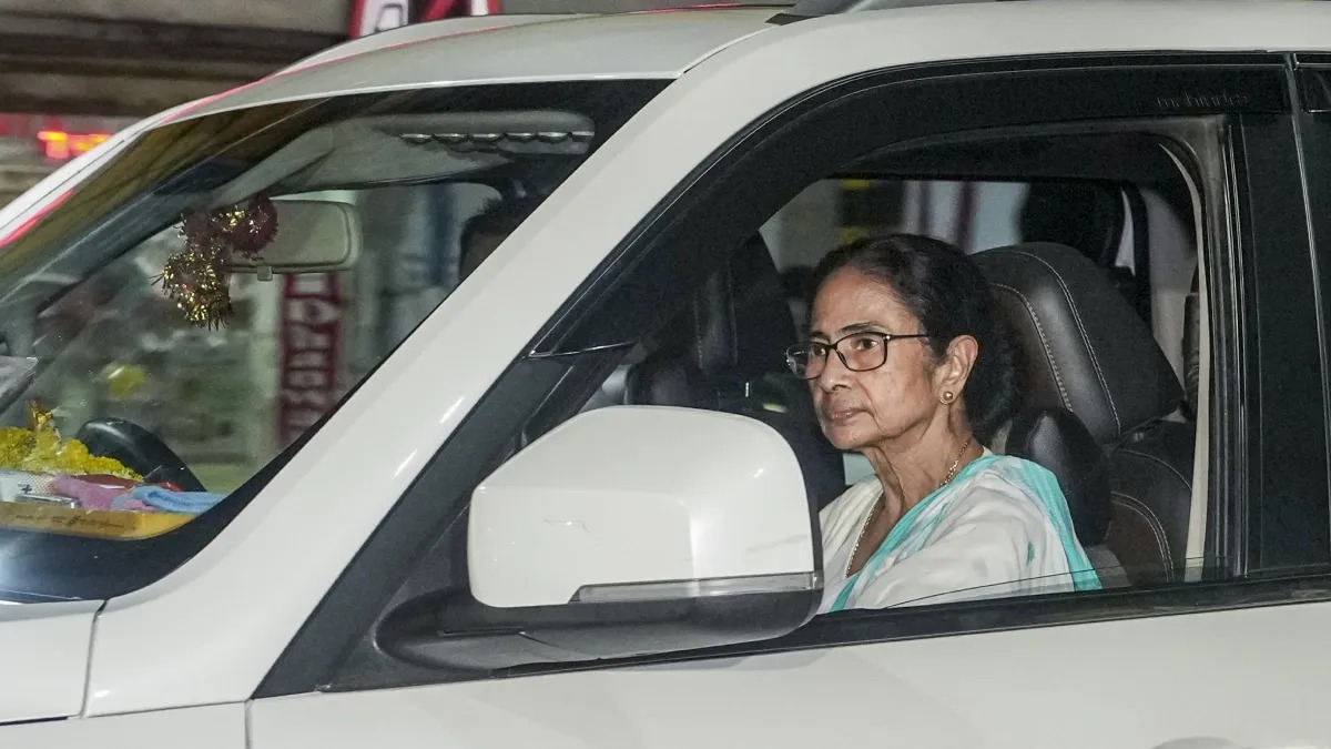 TMC को करारा झटका: ममता के 9 मंत्री चुनाव हारे, BJP की आंधी में उड़े दिग्गज