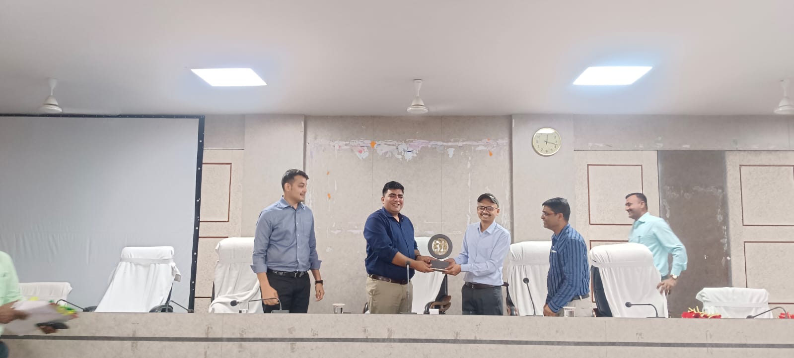 जिला कार्यालय दंतेवाड़ा में कलेक्टर की अध्यक्षता में साप्ताहिक समय-सीमा की बैठक सम्पन्न

