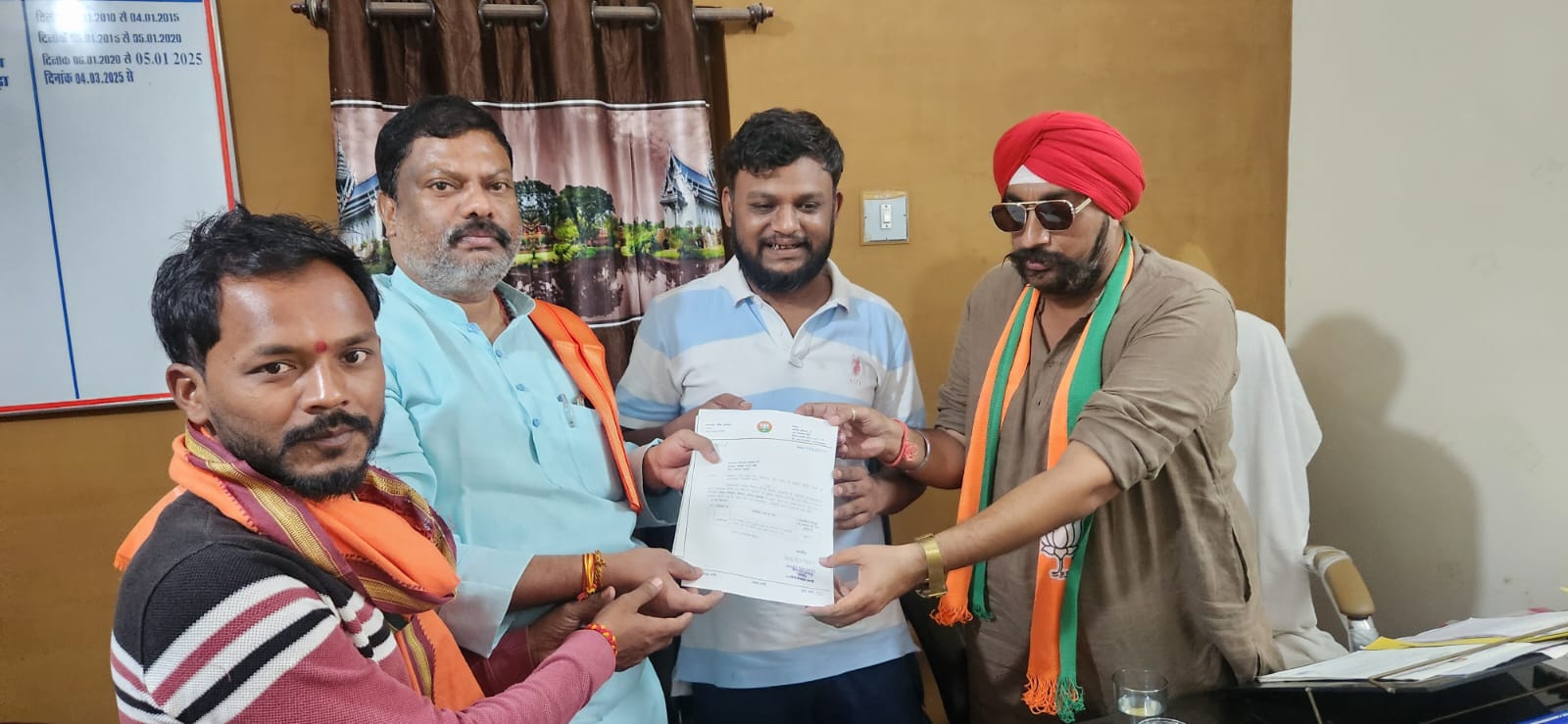 नगरी नगर पंचायत में अध्यक्ष विकास मरकाम का एकदिवसीय दौरा, पुरानी बस्ती के पुल निर्माण हेतु की गई मांग