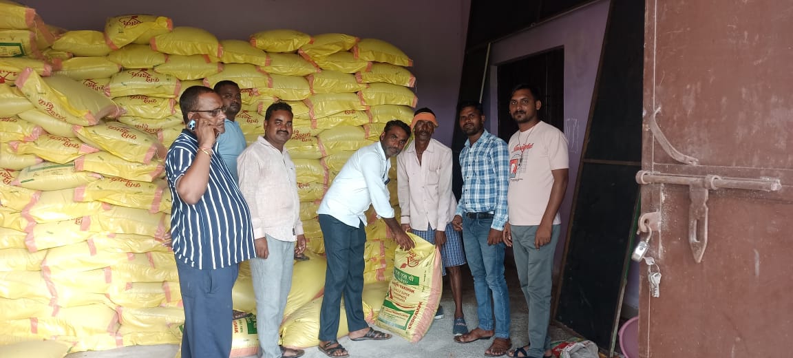 जिले में खाद-बीज की नहीं है कोई कमी, किसानों को मिल रही समय पर मदद, शून्य प्रतिशत ब्याज पर मिल रहा उर्वरक और बीज