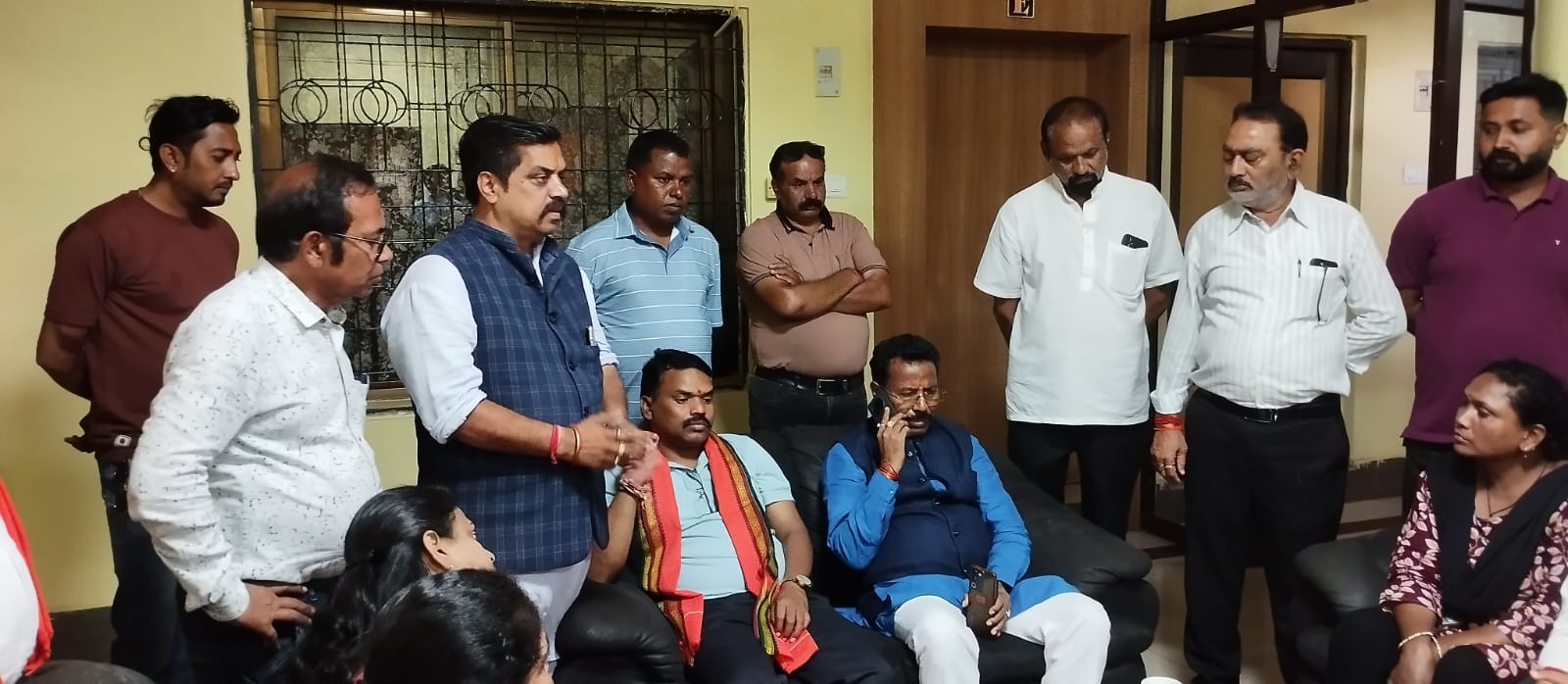 किरन्दुल मटन मार्केट में जलभराव के कारण व्यापारियों को हुए नुकसान का दिलाया जाएगा मुआवजा : विधायक अटामी