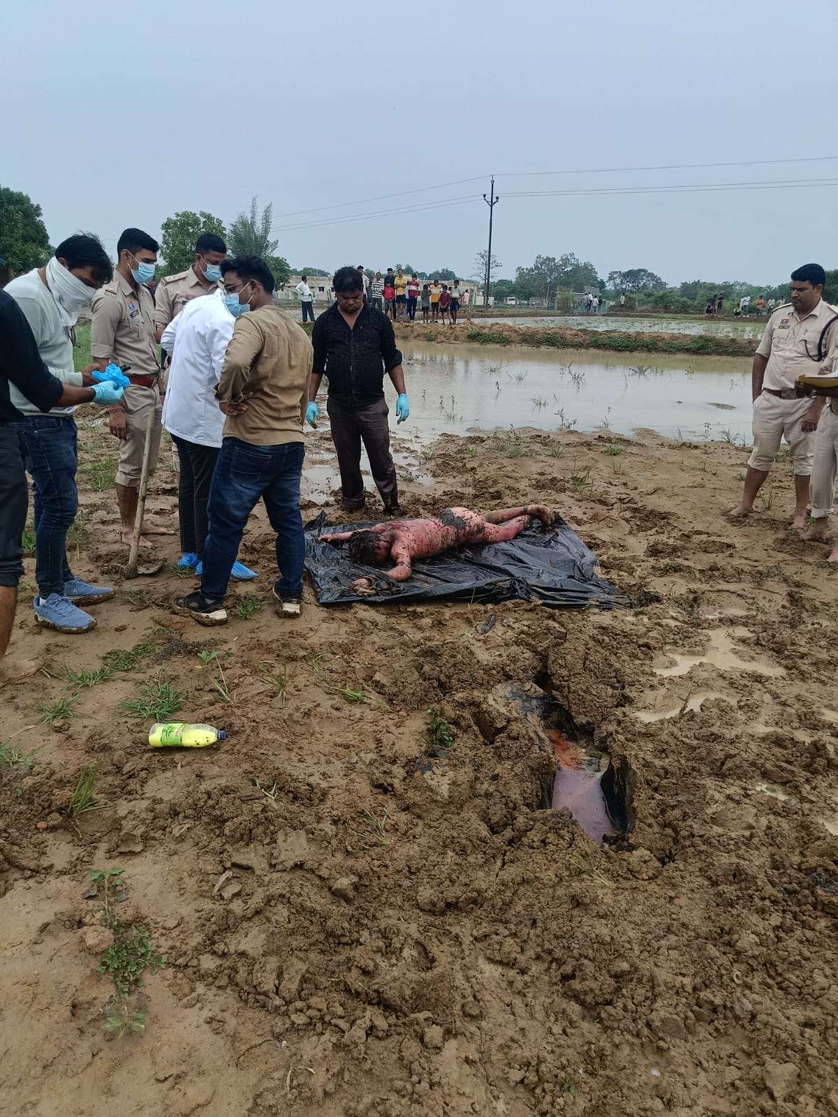 3 दिन से लापता 9वीं के छात्र का खेत में दफन मिला शव, एक संदिग्ध हिरासत में
