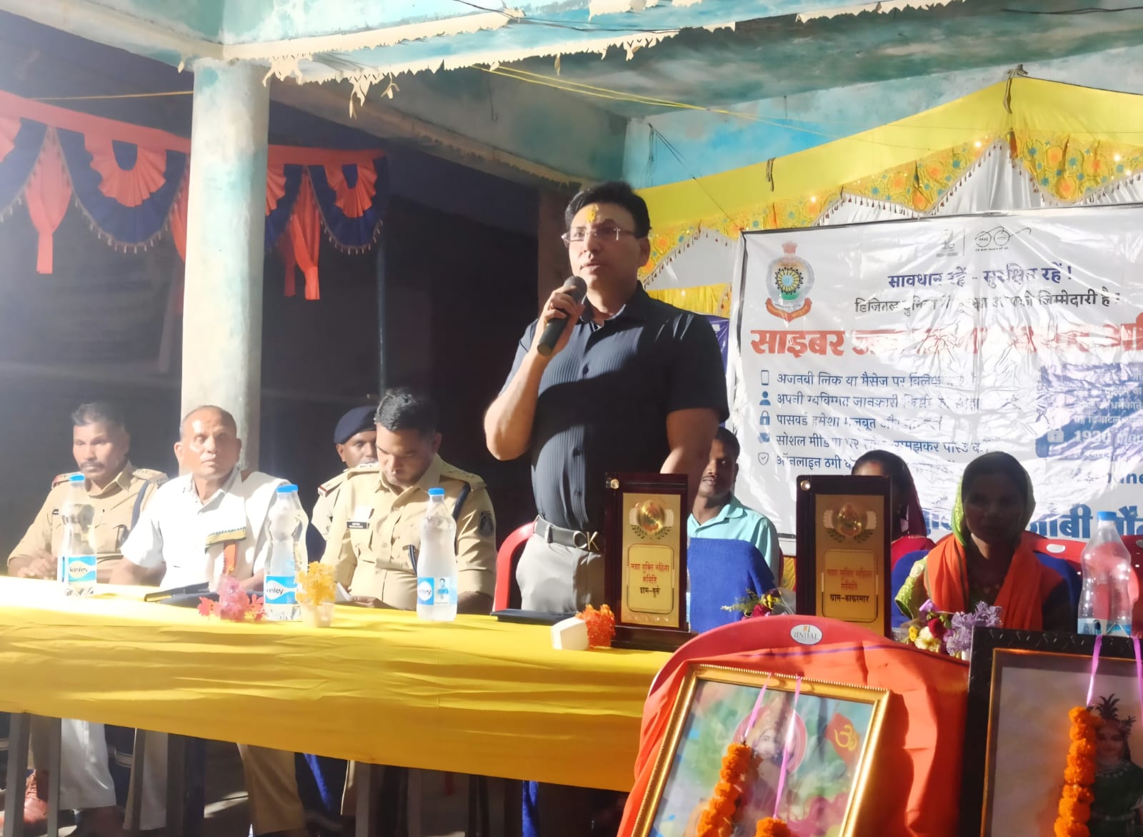 रायगढ़ के कुरू में नशामुक्ति की मिसाल, SSP शशि मोहन सिंह ने मातृशक्ति को किया सलाम