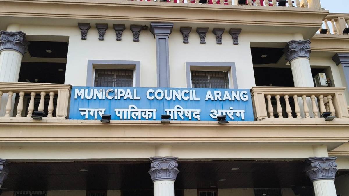 आरंग नगर पालिका में विवाद: अध्यक्ष डॉ. संदीप जैन ने CMO पर लगाए गंभीर आरोप, कलेक्टर से कार्रवाई की मांग