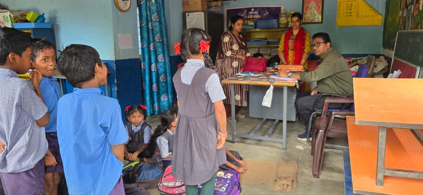 शाला प्रवेश उत्सव के बीच सुकमा में डीईओ मंडावी का औचक निरीक्षण, स्कूलों में कम उपस्थिति पर सख्त निर्देश, बोले- कोई बच्चा शिक्षा से वंचित न रहे
