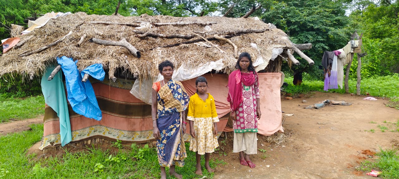 कमार जनजाति के मासूम: मां नहीं, पिता जेल में, और सपनों का सहारा बना कोई और