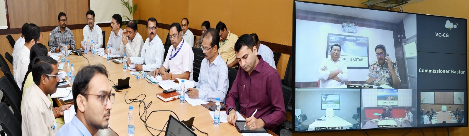 छत्तीसगढ़ के बस्तर संभाग से तेलंगाना एवं अन्य प्रांतो में प्रवासित परिवारों के लिए पुर्नवास के लिए बनेगी कार्ययोजना
