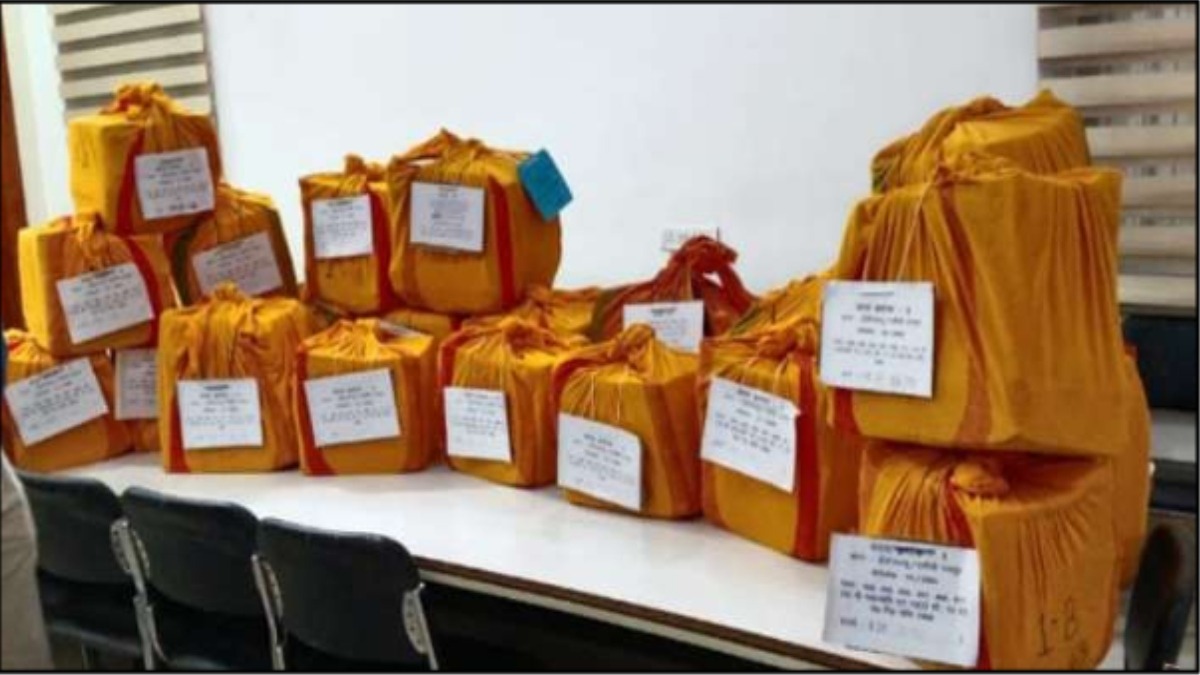 30 साल पुराने 104 करोड़ के गृह निर्माण घोटाले में बड़ा एक्शन, EOW ने कोर्ट में पेश किया 15 हजार पन्नों का चालान