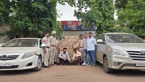 बस्तर में बेची जा रही थी एमपी की शराब,दुर्ग पुलिस की गिरफ्त में आए तीन शराब तस्कर