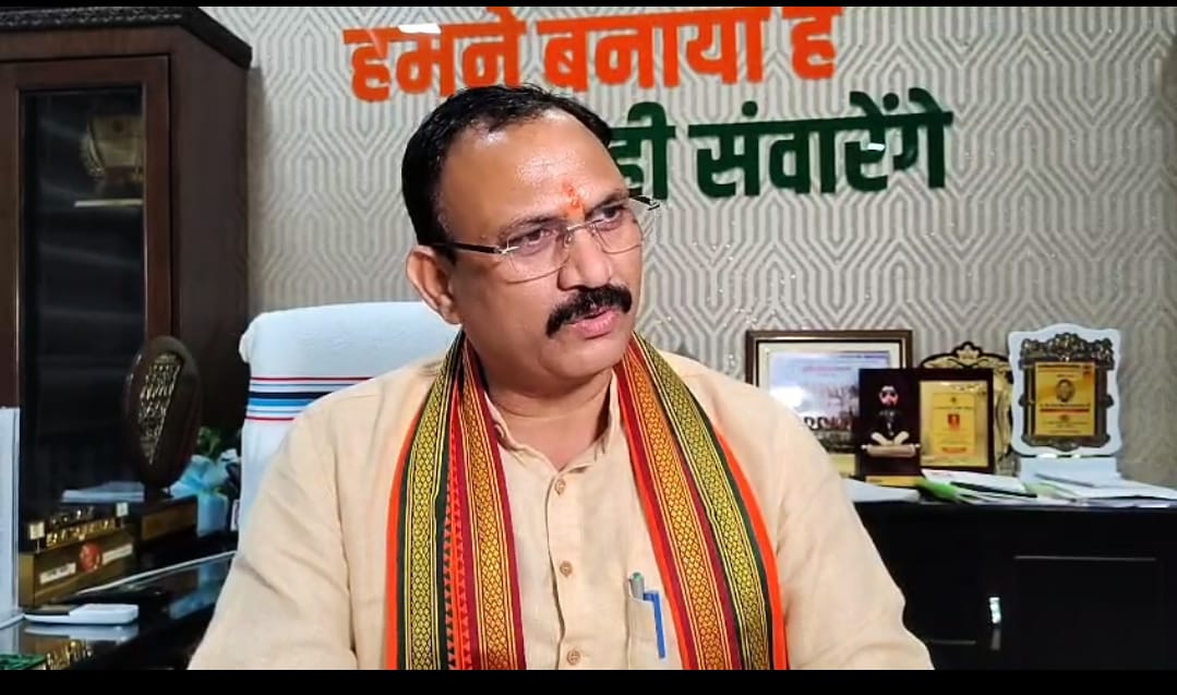 आखिरकार पत्रकारो के विरोध प्रदर्शन के बाद शासकीय चिकित्सा महाविद्यालयों में मीडिया प्रबंधन के लिए जारी निर्देशों के आदेश पर लगाई रोक