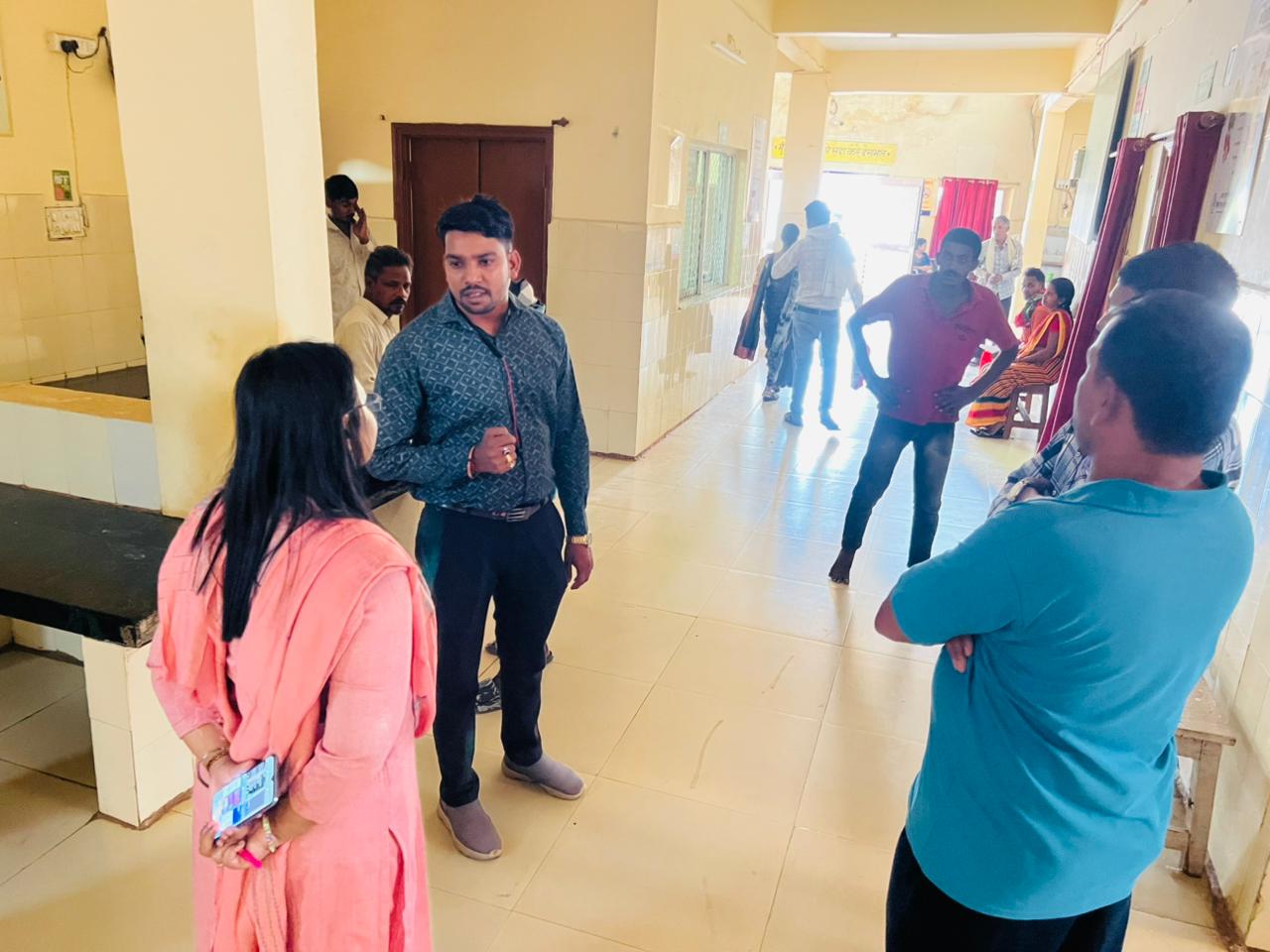 खरोरा उपस्वास्थ्य केंद्र का औचक निरीक्षण: सुमित सेन ने व्यवस्थाओं पर जताई सख्ती
