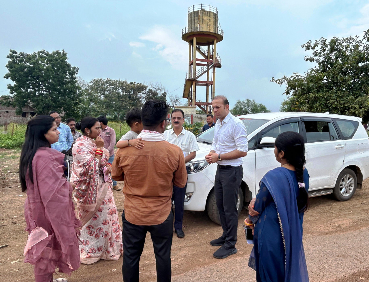 जल जीवन मिशन के नए संचालक डॉ. सर्वेश्वर नरेन्द्र भुरे ने दुर्ग और राजनांदगांव में मिशन के कार्यों का किया निरीक्षण