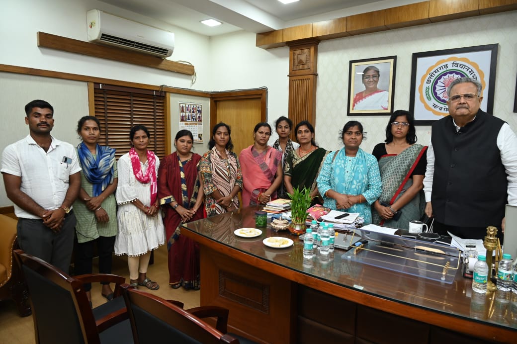 मुख्यमंत्री राखी बांधने का उपहार अनुकंपा नियुक्ति के रूप में शीघ्र दें  :माधुरी मृगे