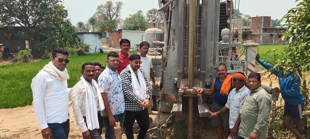 भीषण गर्मी में राहत की पहल: नगरी के 7 वार्डों में शुरू हुआ बोर खनन