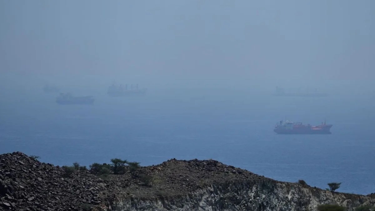 Strait of Hormuz में भारतीय जहाज पर फायरिंग का मामला, सामने आई बड़ी जानकारी