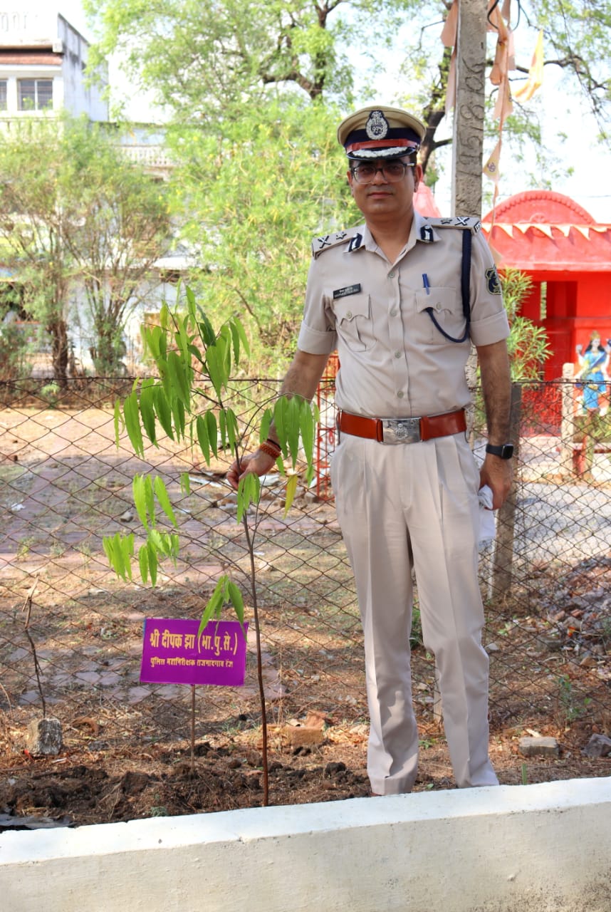 थाना सहसपुर लोहारा, डीएसपी अजाक कार्यालय एवं पुलिस अधीक्षक कार्यालय कबीरधाम का पुलिस महानिरीक्षक महोदय ने किया वार्षिक निरीक्षण