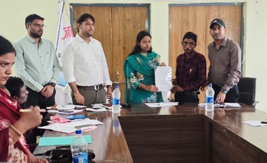 एक माह में हुआ त्वरित निराकरण, विपत्तिग्रस्त परिजनों को मिली 4-4 लाख की आर्थिक सहायता
