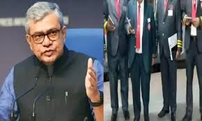  भारतीय रेलवे ने अंग्रेजों के जमाने से चले आ रहे ड्रेस कोड को खत्म करने का किया ऐलान