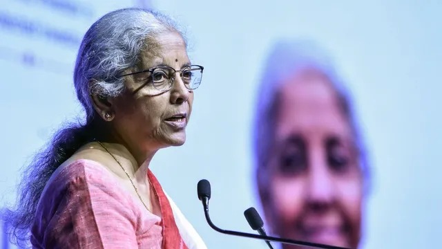 भारतीय बैंकों के लिए बड़ा साइबर खतरा बना AI, वित्त मंत्री ने दी चेतावनी