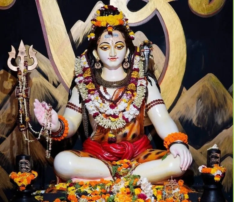 सावन के पहले दिन बन रहा शुभ योगों का महासंयोग! ऐसे करें महादेव का जलाभिषेक, बरसेगी भोलेनाथ की विशेष कृपा