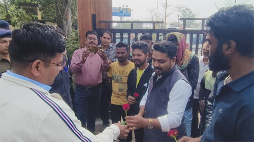 जोगी कांग्रेस जिलाध्यक्ष शमसूल आलम ने नगर निगम में किया अनूठा प्रदर्शन