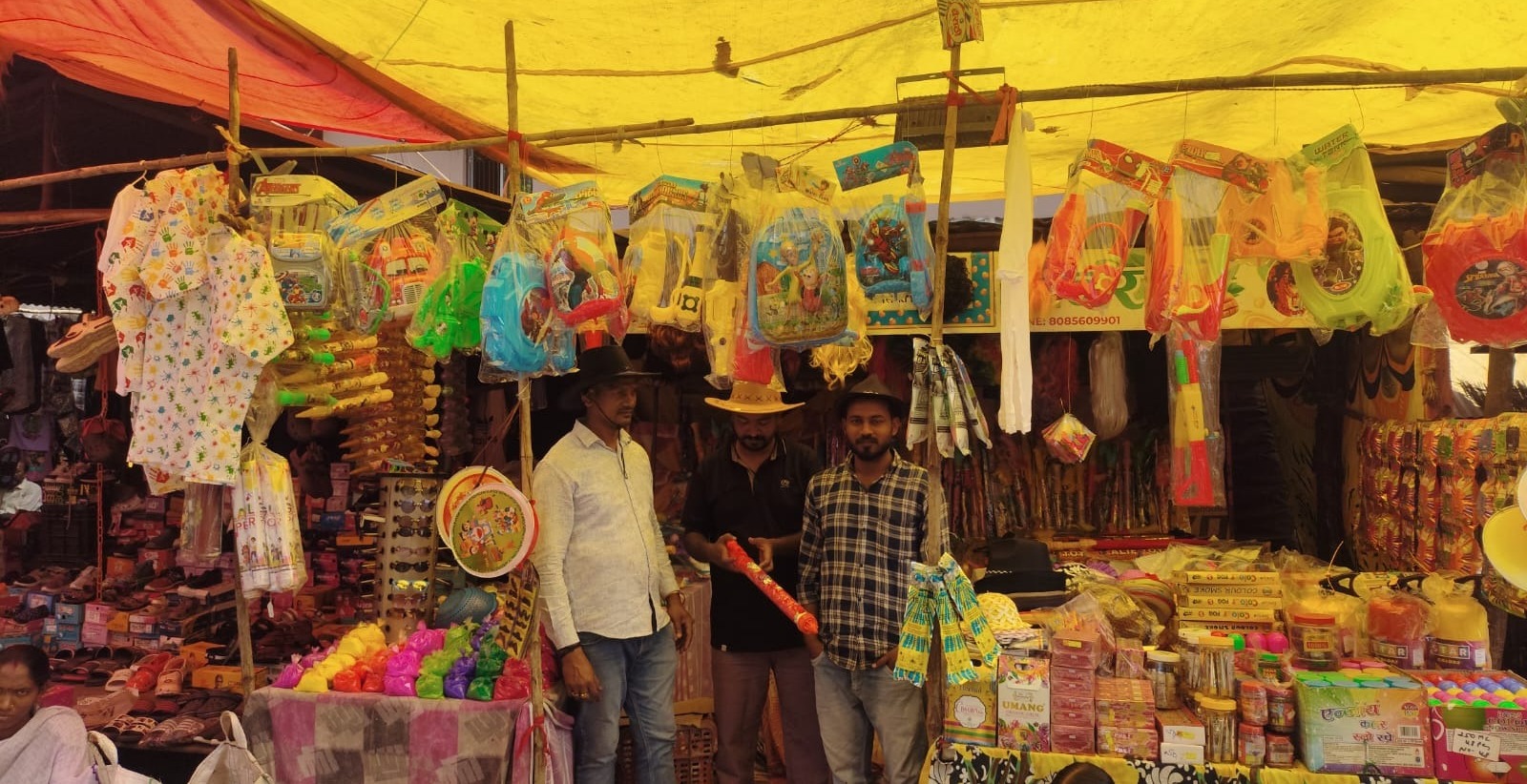 होली की तैयारियां जोरों पर: बाजारों में रंग-बिरंगी रौनक, खरीदारी शुरू
