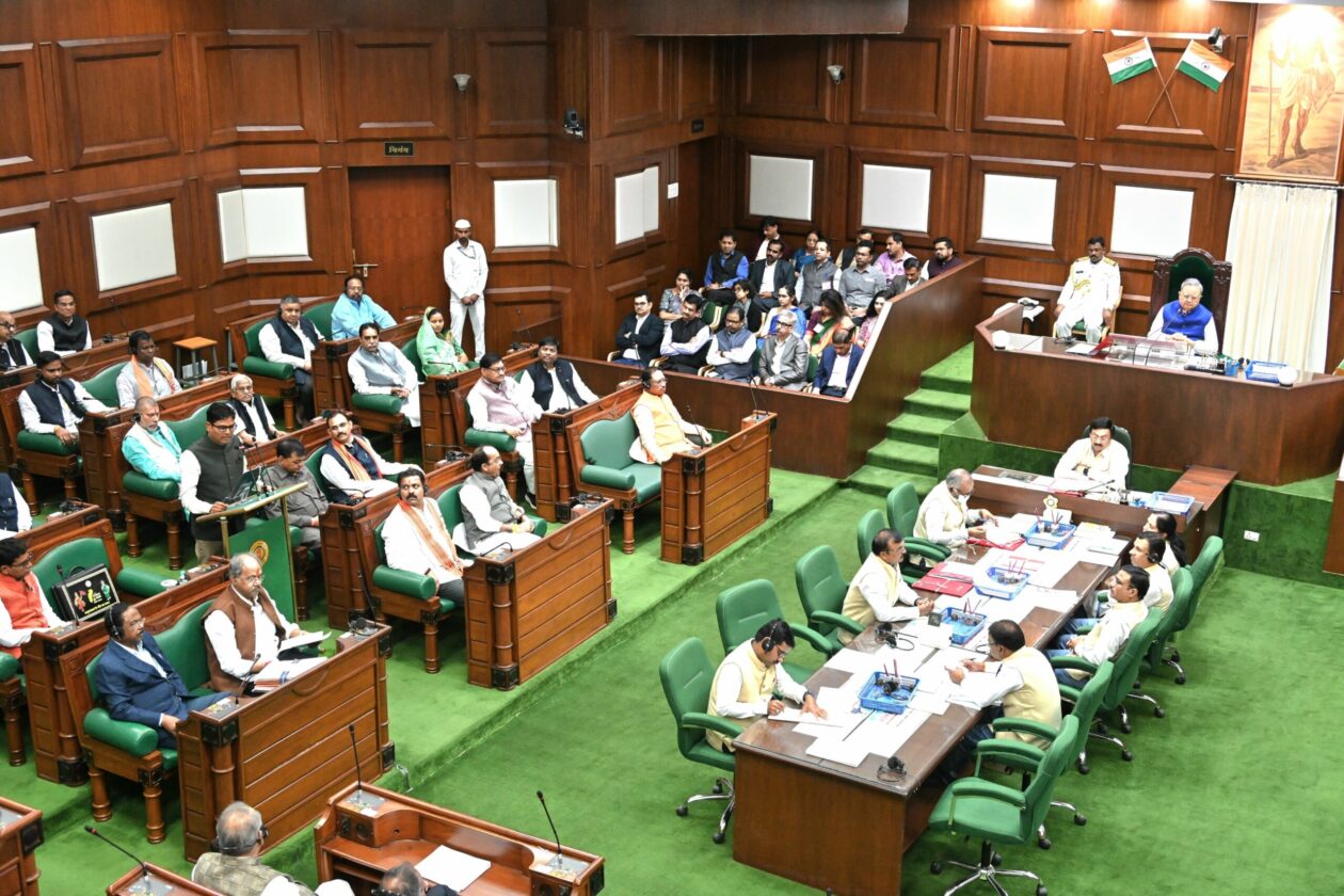 छत्तीसगढ़ विधानसभा सत्र : 33 हजार शिक्षकों की भर्ती कब ? मुख्यमंत्री ने दिया ये जवाब 