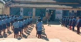 छत्तीसगढ़ के इस स्कूल में 35 विद्यार्थियों ने काटी कलाई,प्रशासन के उड़े होश